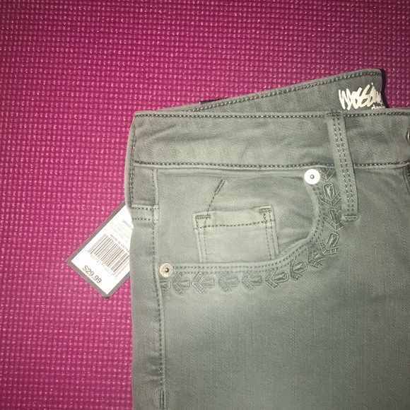 New Jeans size 2 - Picture 2 of 3